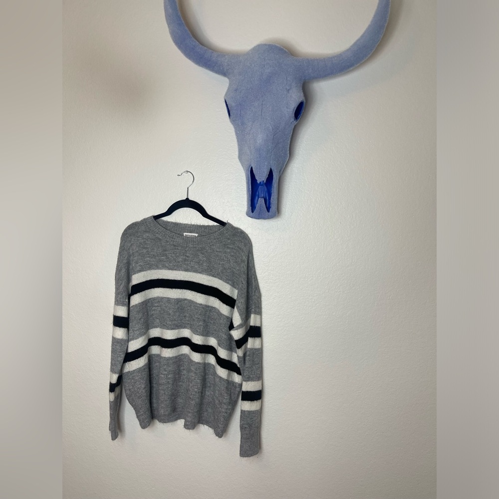 🐼Newbury Kustom Sweater 🐼